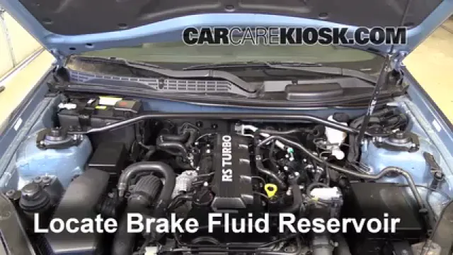 2013 Hyundai Genesis Coupe 2.0T Premium 2.0L 4 Cyl. Turbo Líquido de frenos Controlar nivel de líquido